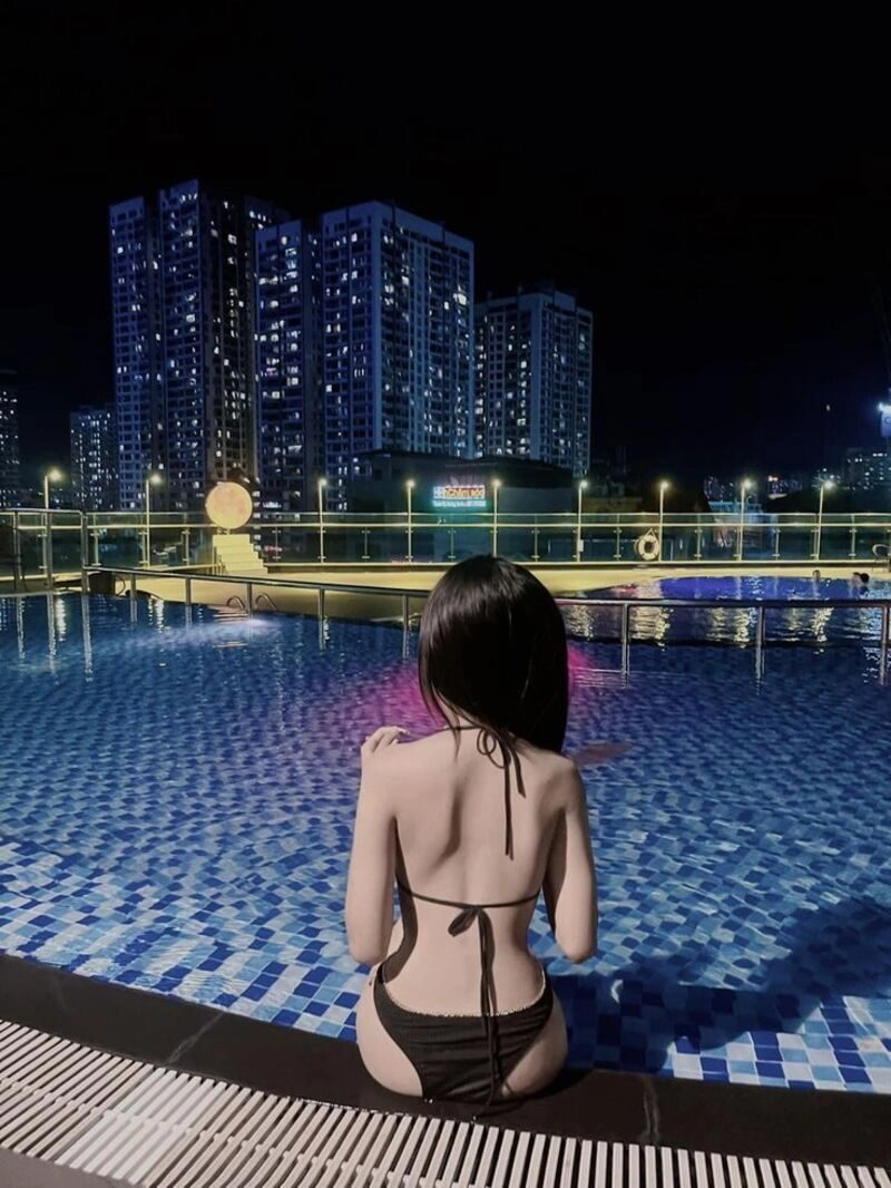 ảnh cô gái quay lưng đẹp