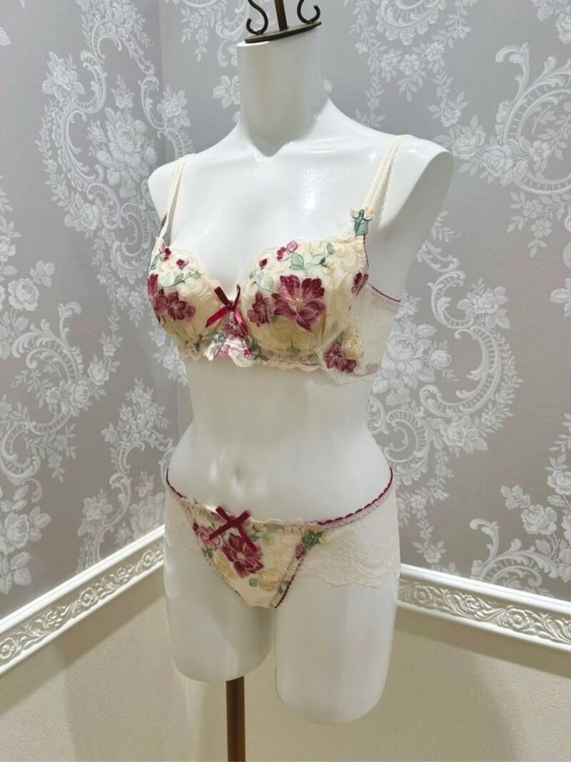 ảnh đồ lót phụ nữ