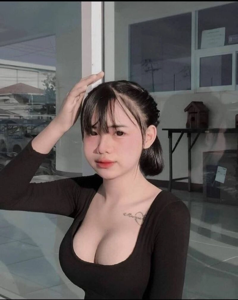 ảnh gái vú to