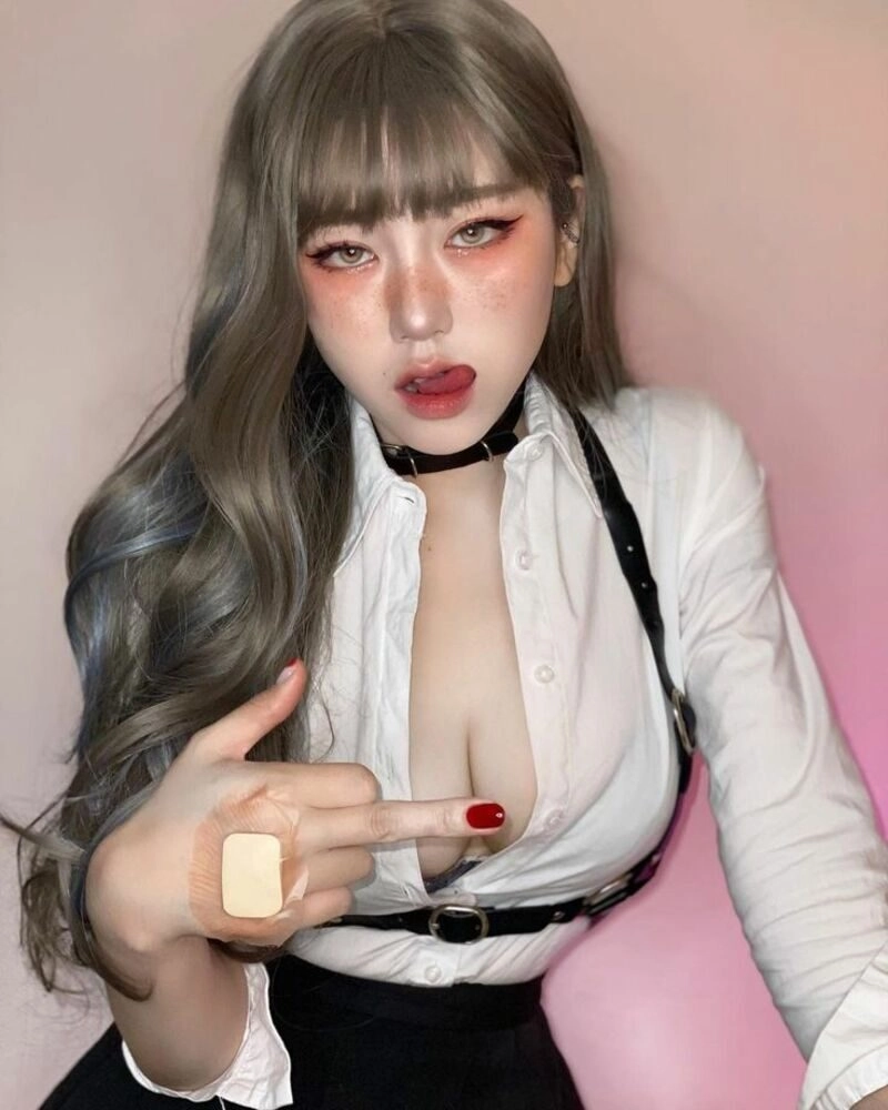 ảnh gái vú to