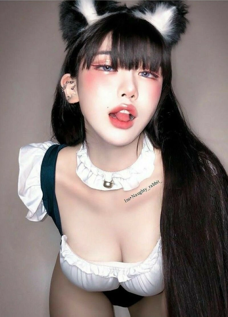 ảnh gái vú to