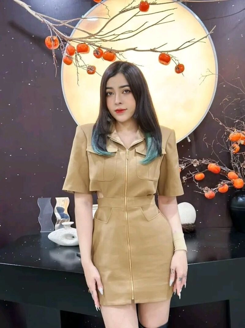 hình ảnh linh barbie mặc bikini