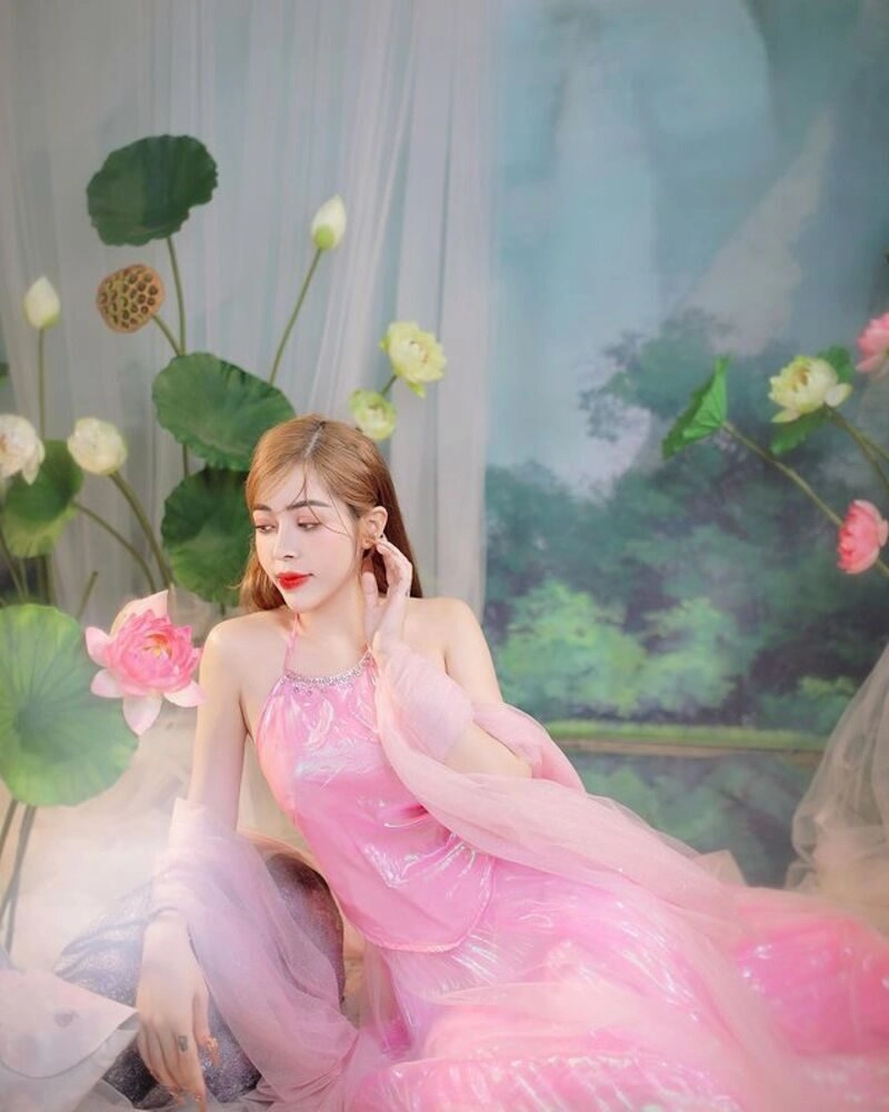 ảnh chị linh barbie