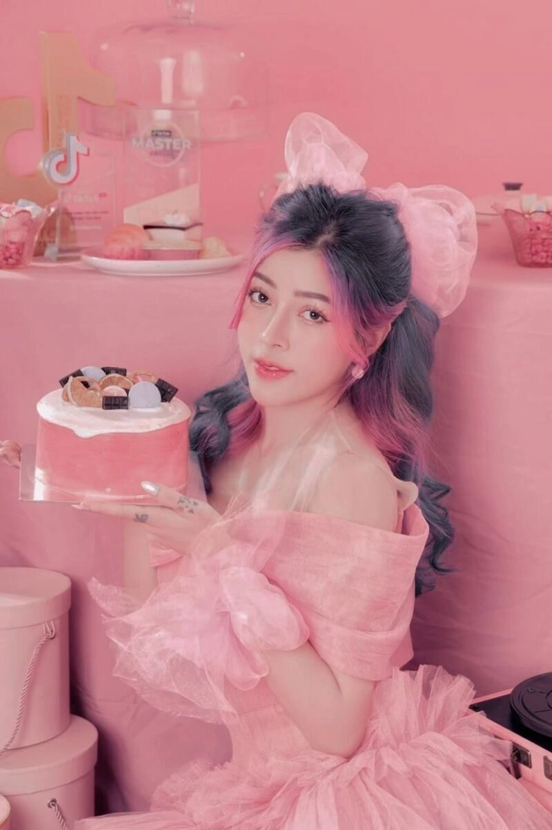 ảnh chị linh barbie