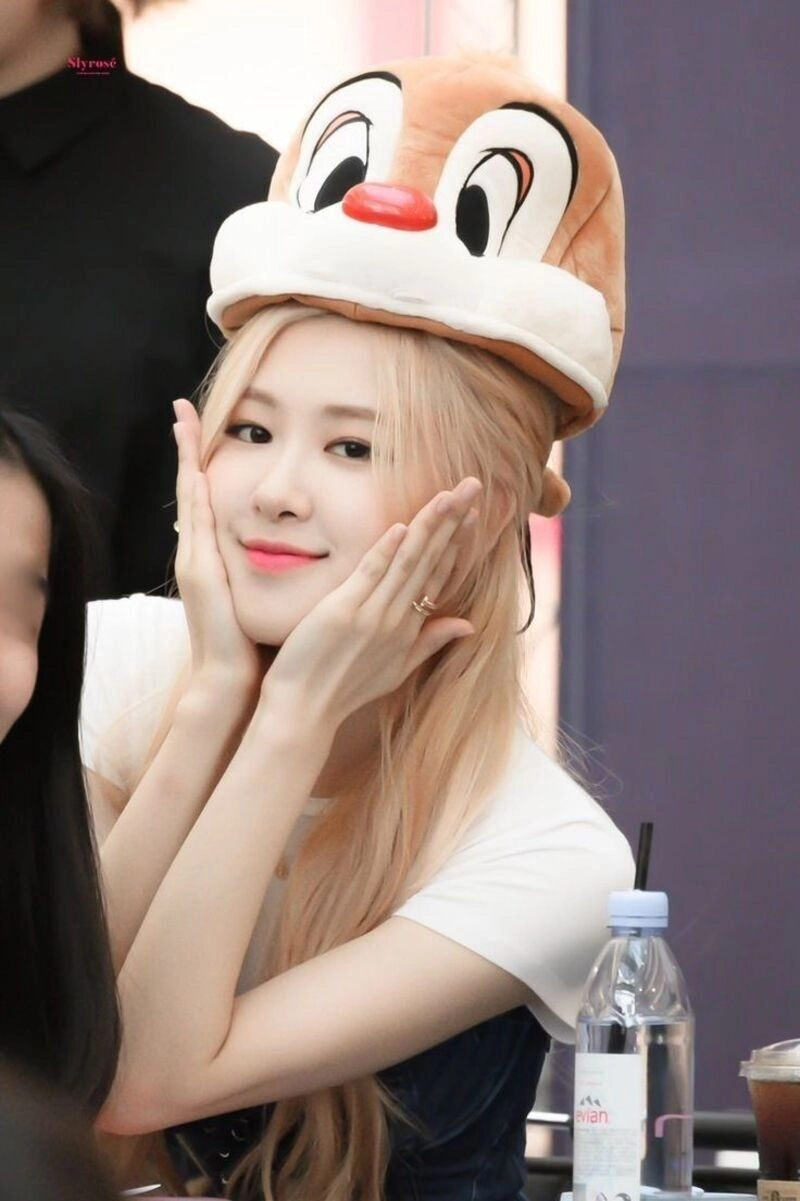 ảnh rose cười