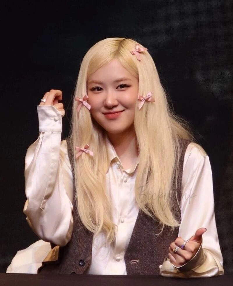 ảnh rose cười