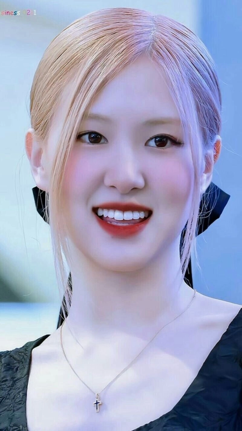 ảnh rose cười