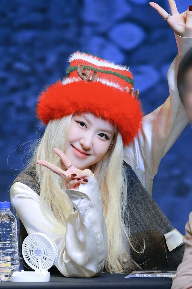 ảnh rose cười