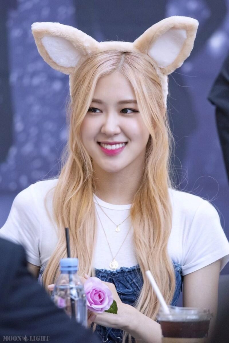 ảnh rose cười