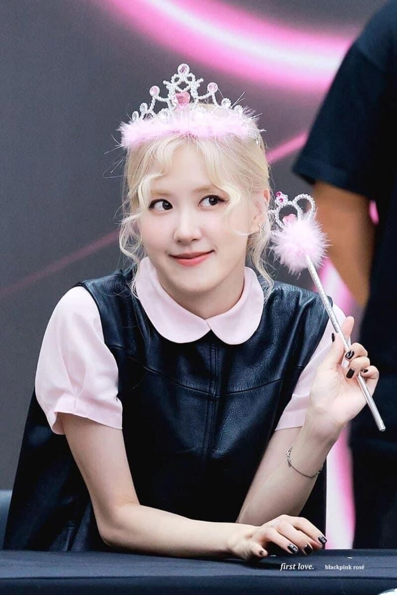 ảnh rose cười