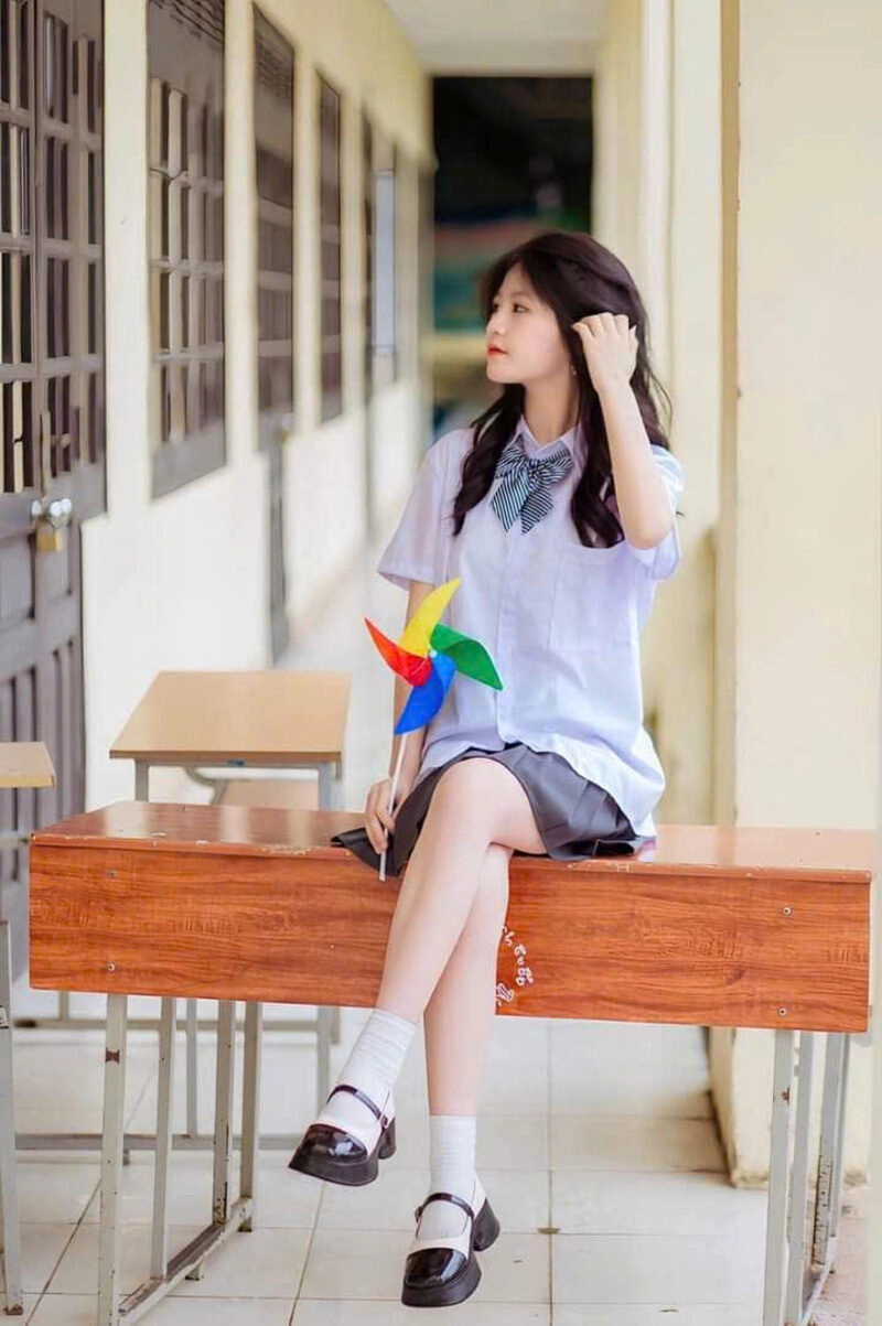 Hình ảnh nữ sinh 2k9 cute chụp kỉ yếu