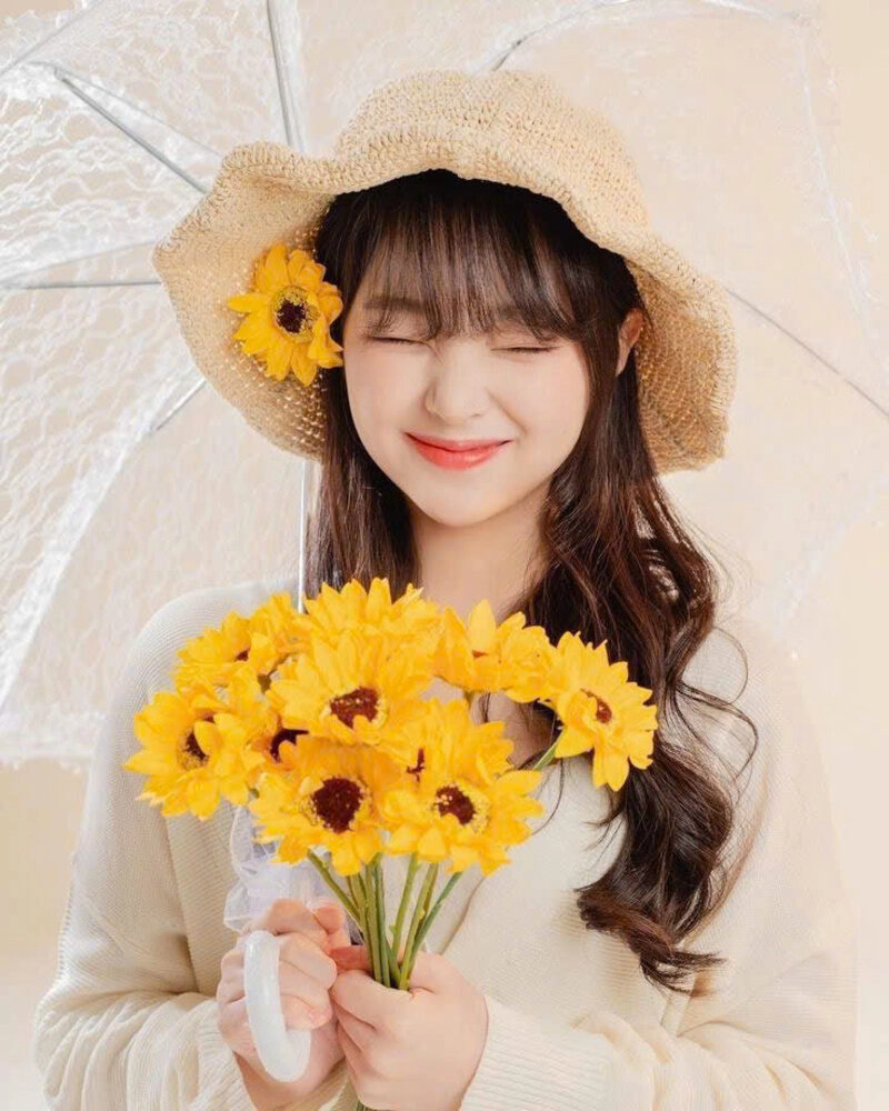 Hình ảnh nữ sinh 2k9 cute cùng hoa