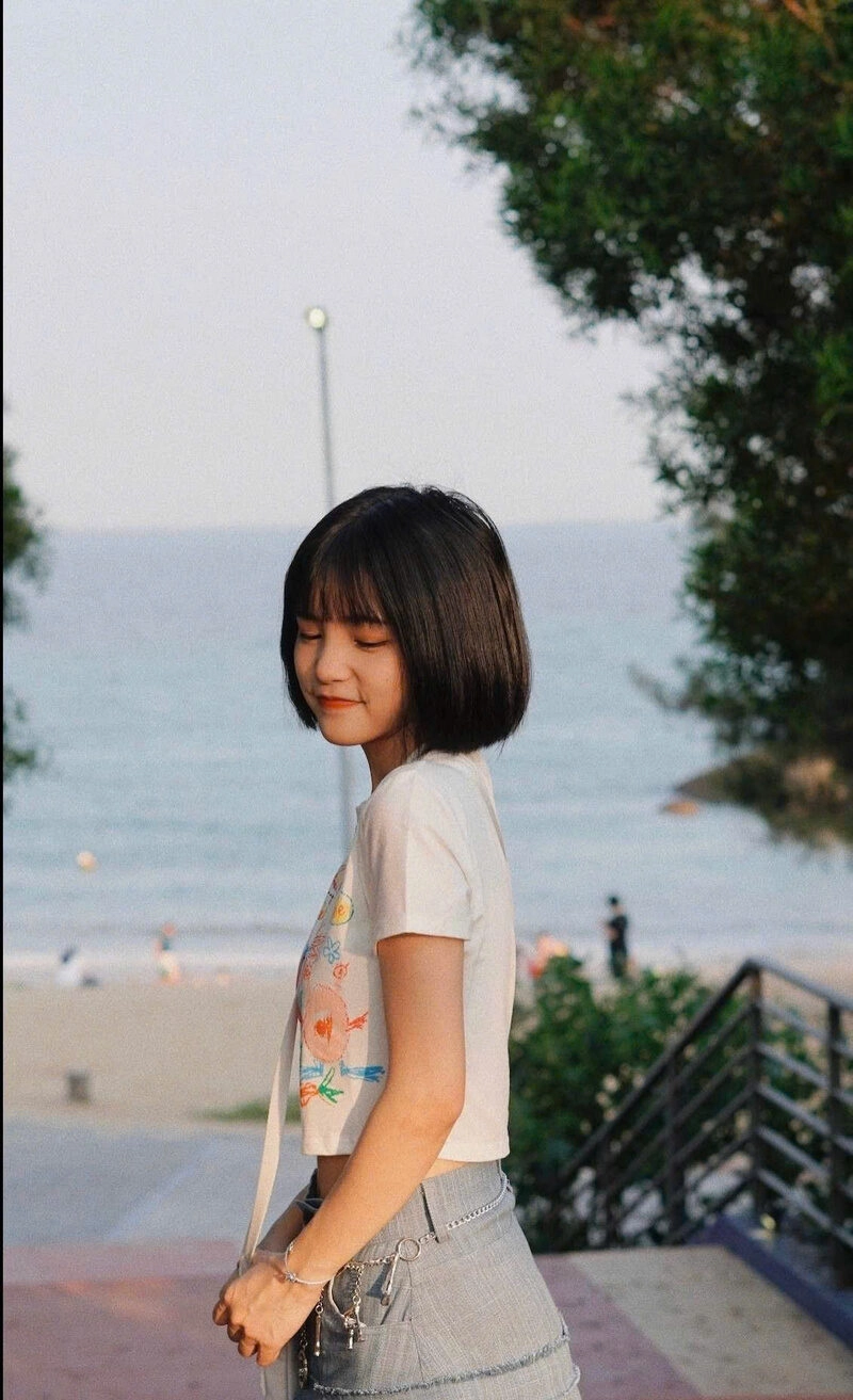 Hình ảnh nữ sinh 2k9 cute và ngọt ngào bên biển