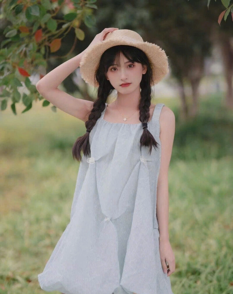 Hình ảnh nữ sinh 2k9 cute trên cánh đồng
