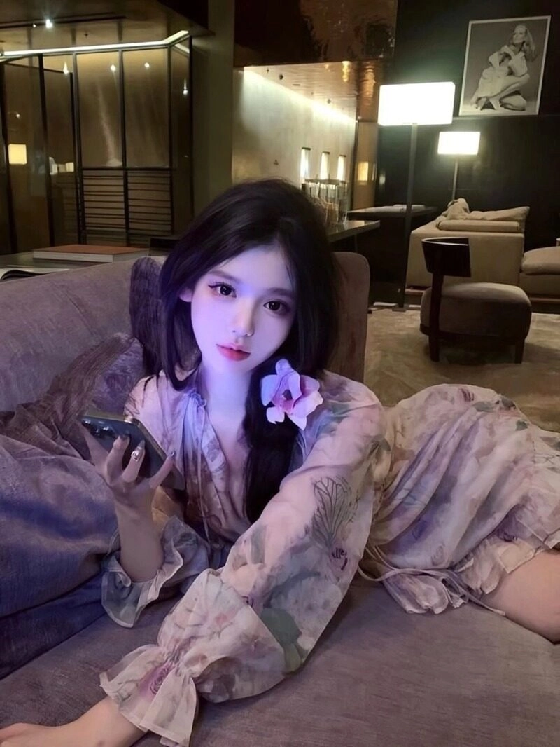 gái xinh khoe hàng