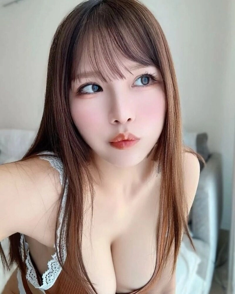 gái xinh khoe hàng