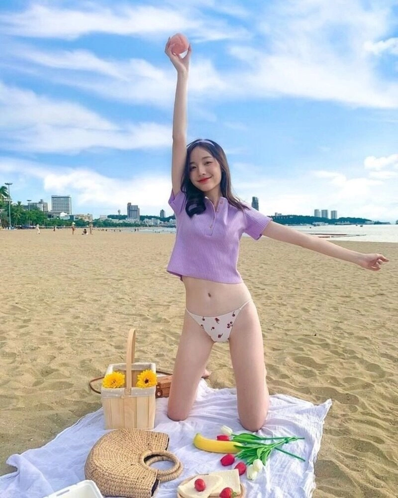 gái xinh khoe hàng