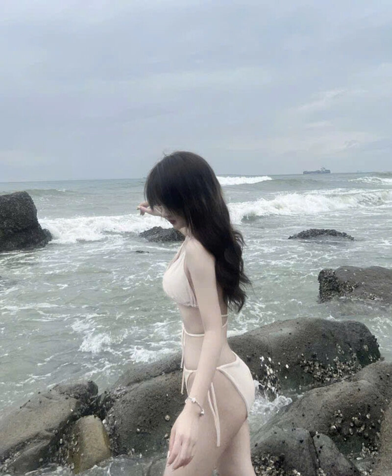 Hình ảnh Gấm Kami che mặt siêu xinh đẹp và quyến rũ