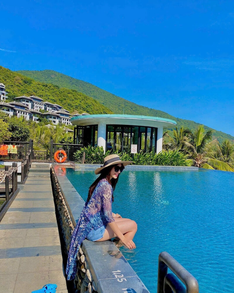 Hình ảnh HariWon mang bikini siêu xinh đẹp và quyến rũ