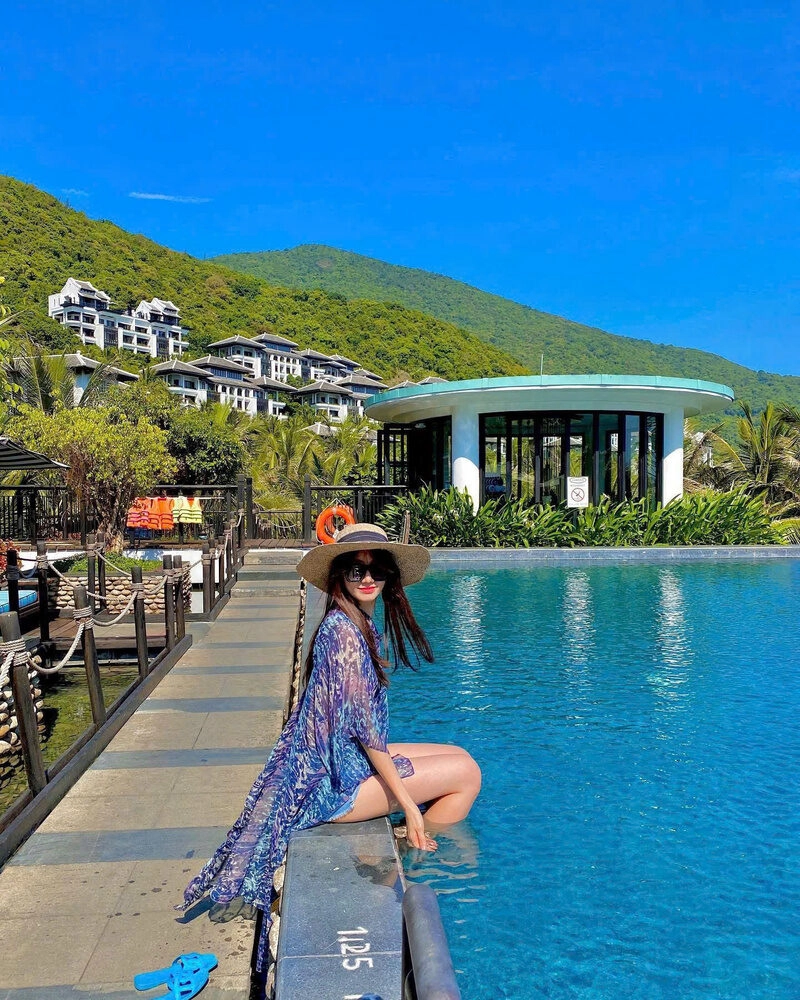 Hình ảnh HariWon mang bikini siêu xinh đẹp và quyến rũ