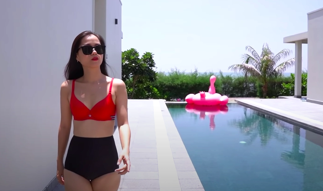 lâm vỹ dạ bikini