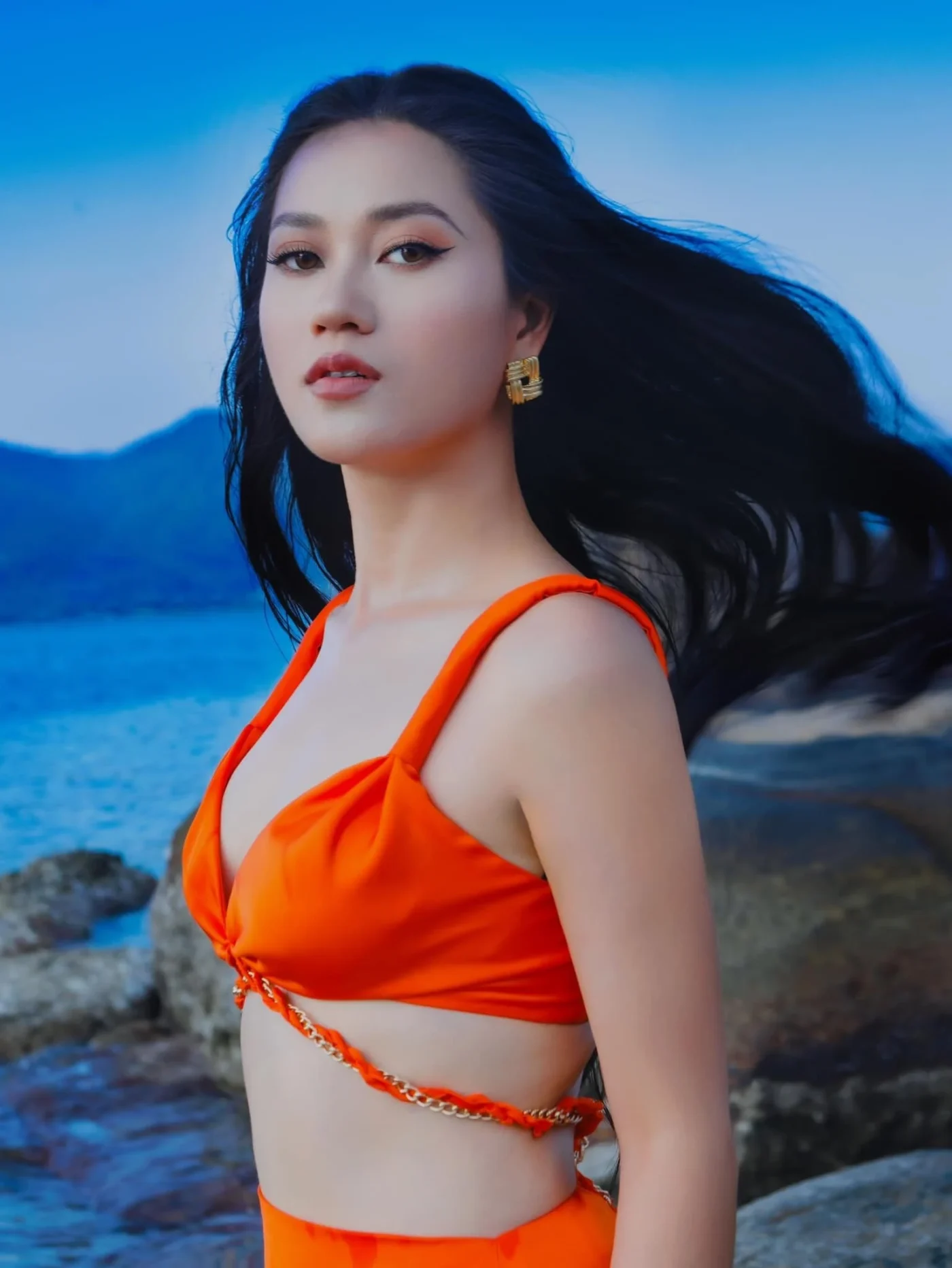 lâm vỹ dạ bikini