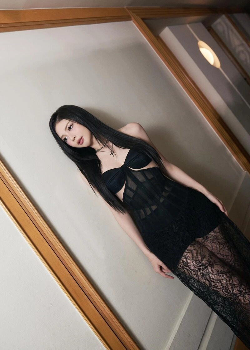 liz kim cương bikini