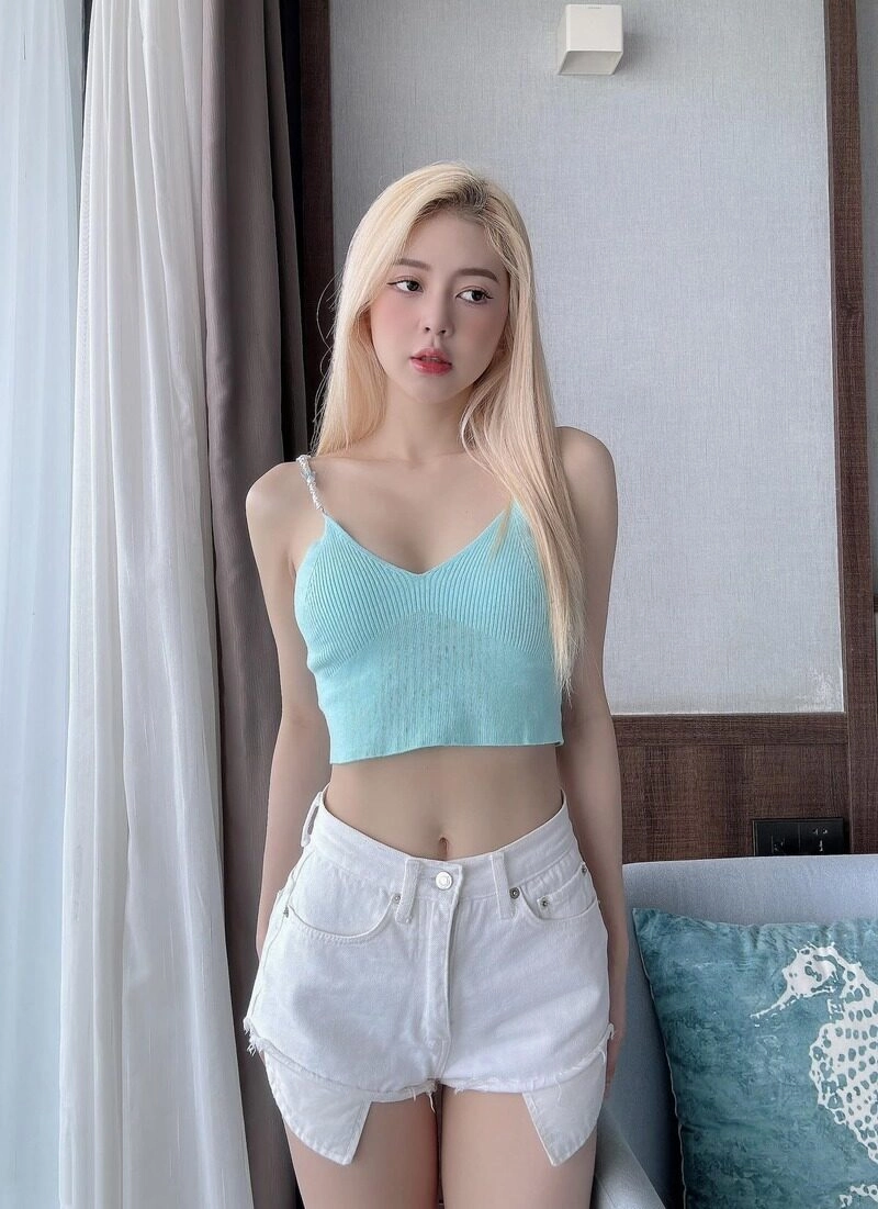 liz kim cương bikini