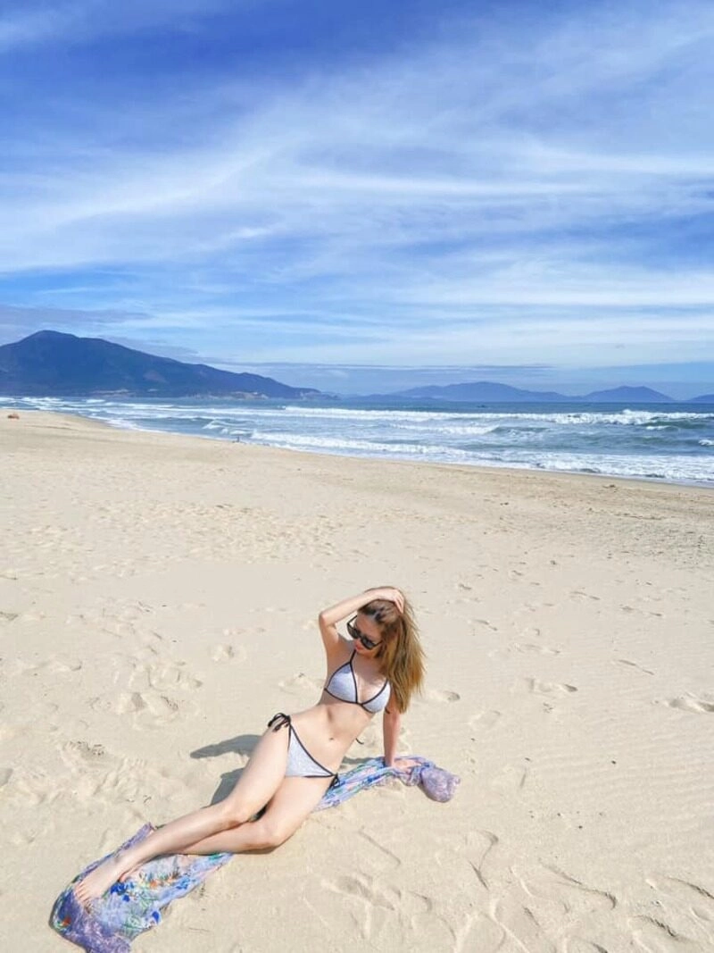 liz kim cương bikini