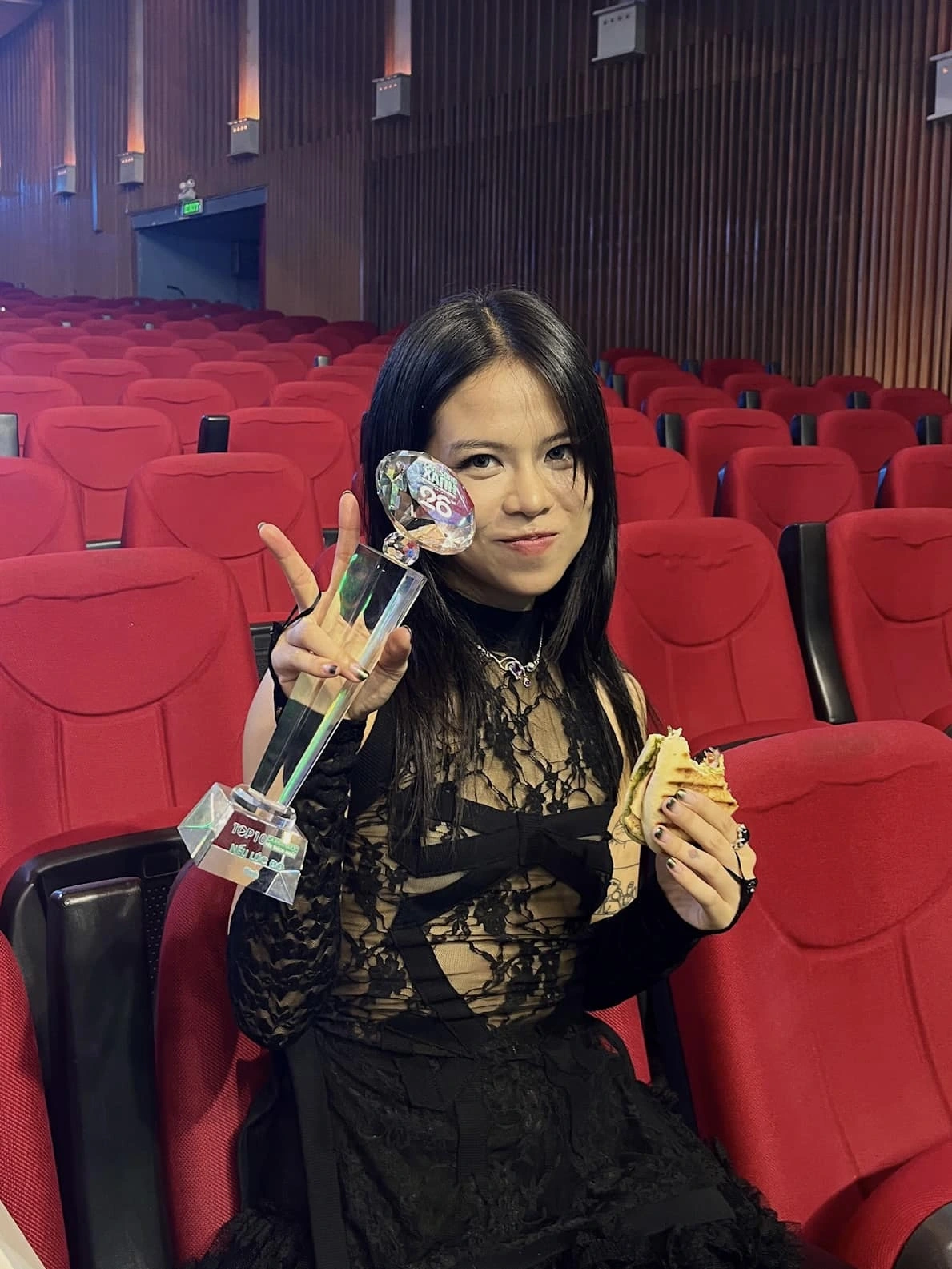 ảnh tlinh