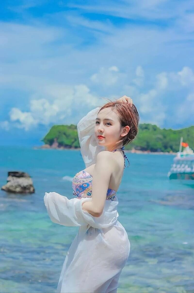 trần huyền châu sexy