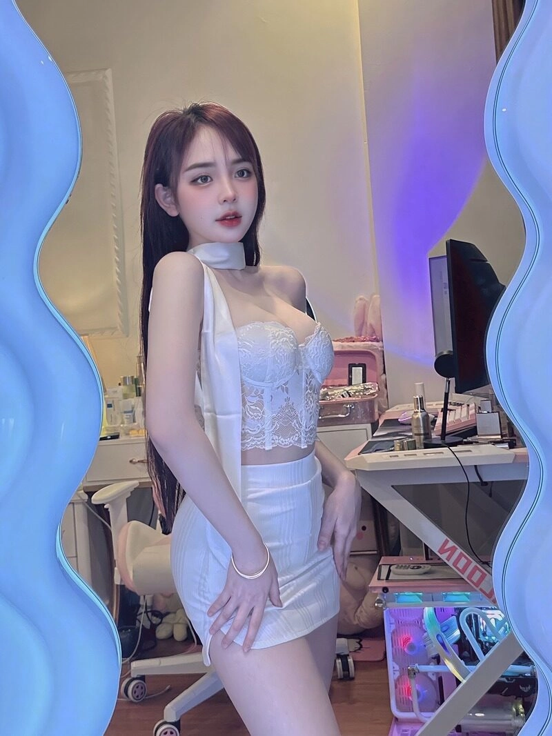 trần huyền châu sexy